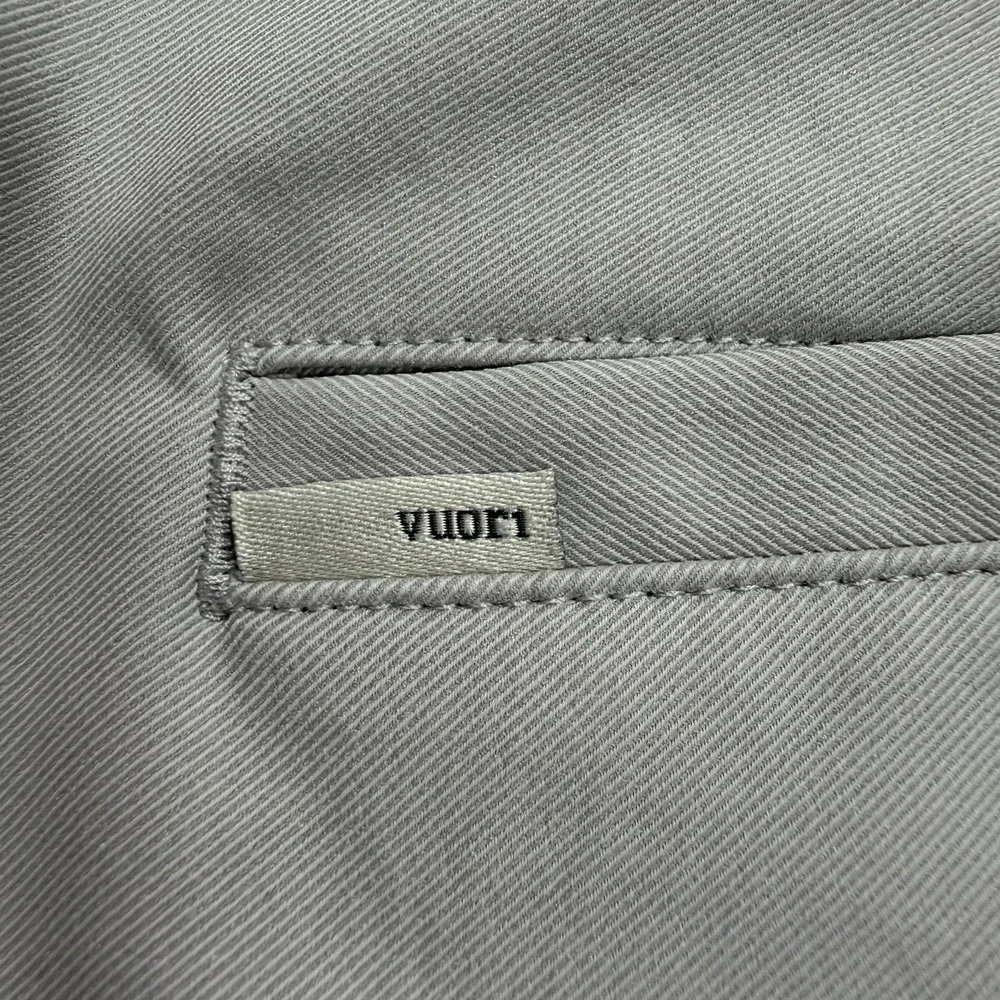 Vuori Cascade Tech Chino Pants Men's 32 (Actual 33x30) Golf Athleisure Athletic